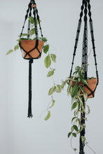 Load image into Gallery viewer, MACRAME PLANT HANGER - black