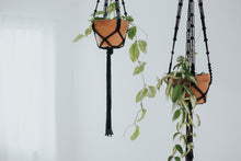 Load image into Gallery viewer, MACRAME PLANT HANGER - black